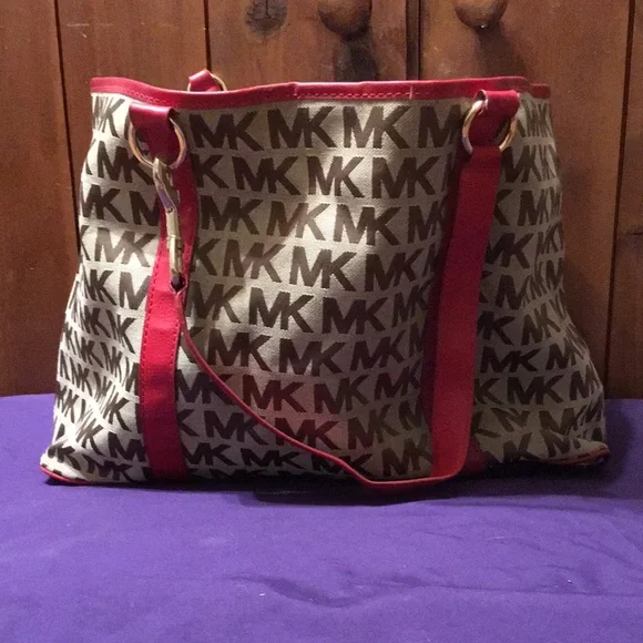 Michael Kors Cream and Red Tote with Elegant Design - Picture 6 of 16